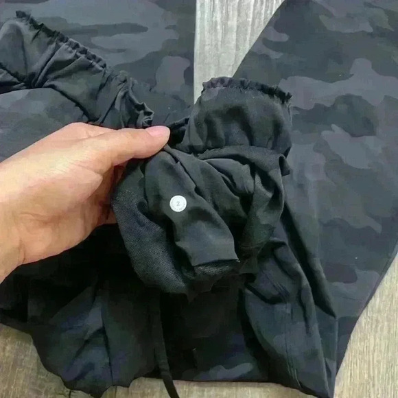 Lululemon keep moving High-Rise Pant 7/8 Length ~ size 2 - Picture 7 of 9